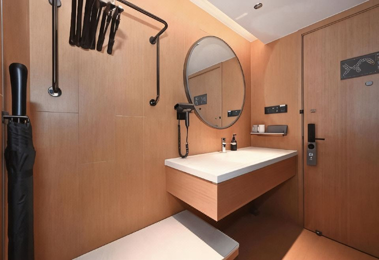 Bathroom 3, Ji Hotel Rizhao Middle Haiqu Road, Rizhao