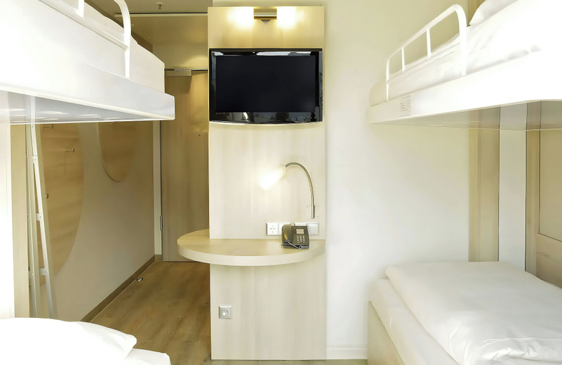 Bedroom 4, Leonardo Smart Hotel Berlin Alexanderplatz, Berlin
