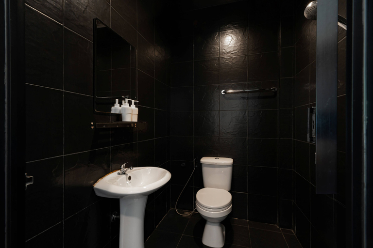 Bathroom, Indy Room Khaolak, Thai Mueang