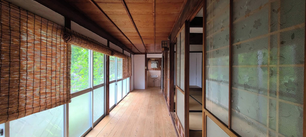 Interior 3, Irimoya, Bizen