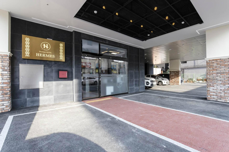 Exterior & Views 1, Hotel Hermes at Yongin Everland Station, Yongin