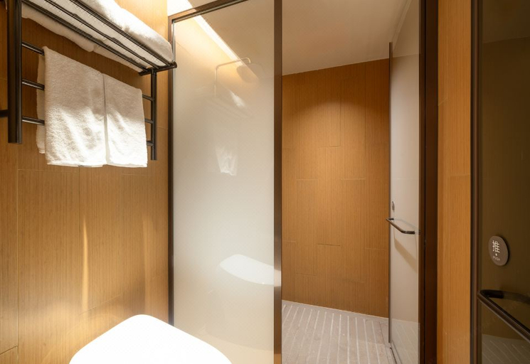 Bathroom 3, Ji Hotel Guangzhou Baiyun Dayuan, Guangzhou