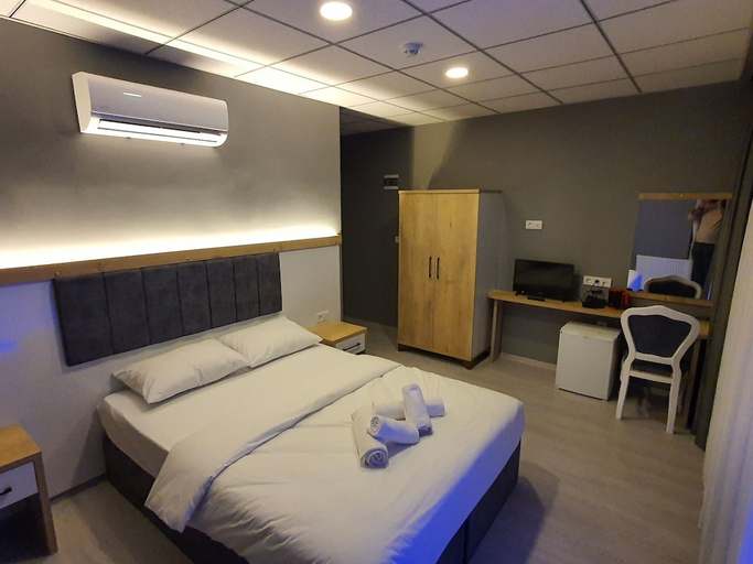 Bedroom 3, Özturks Hotel, Pendik