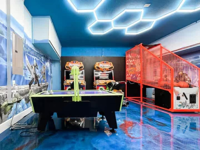 Game room, 9BR Themed Villa + Pool Spa & Game Room, Osceola