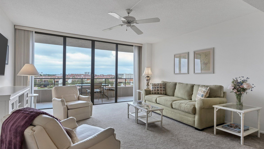 Living area 4, Anc-ph8 2 Bedroom Condo, Sarasota