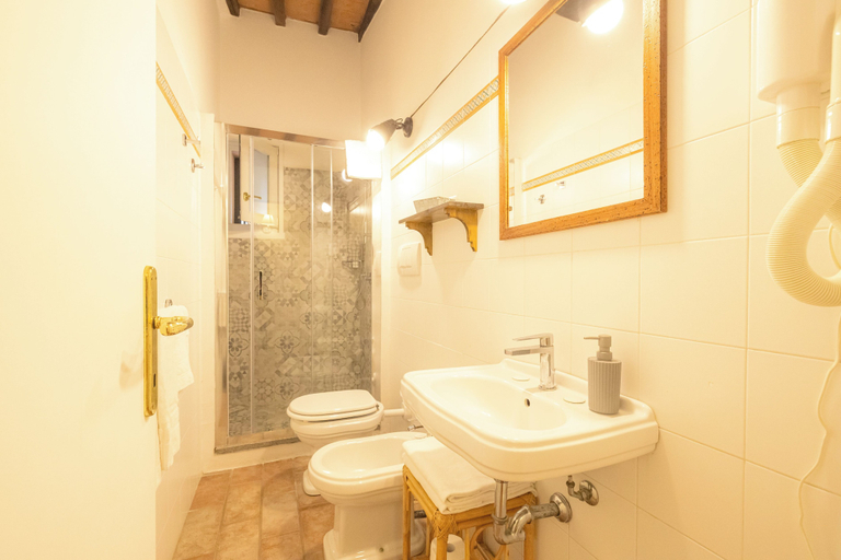 Bathroom 3, Agriturismo Le Cascatelle, Grosseto