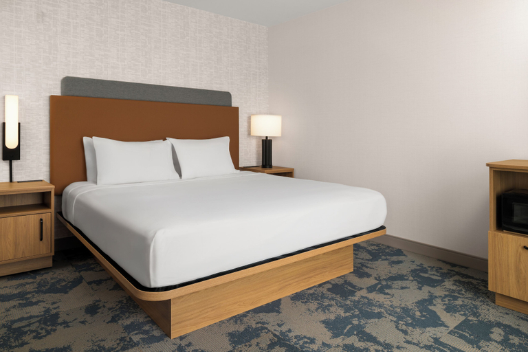 Bedroom 3, Hampton Inn & Suites Mystic, New London