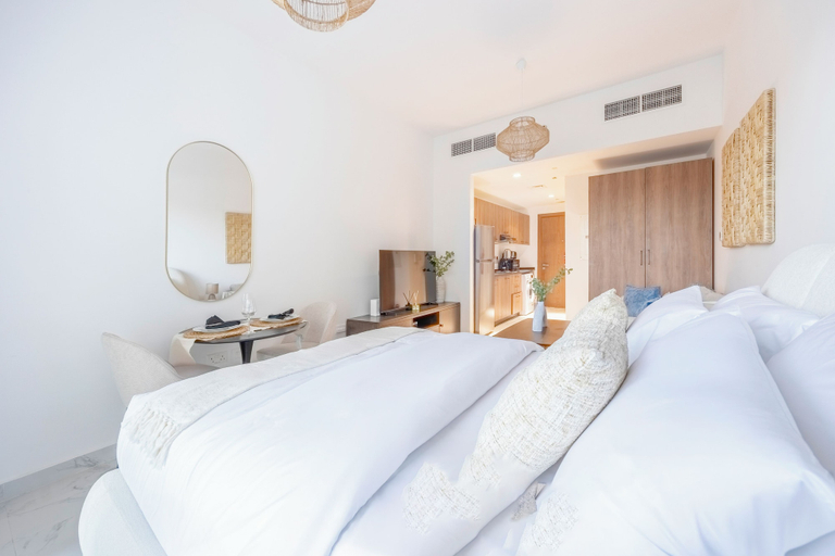 Room 4, 223-Bloomfields Solace STU in Oasis Ma, Abu Dhabi City