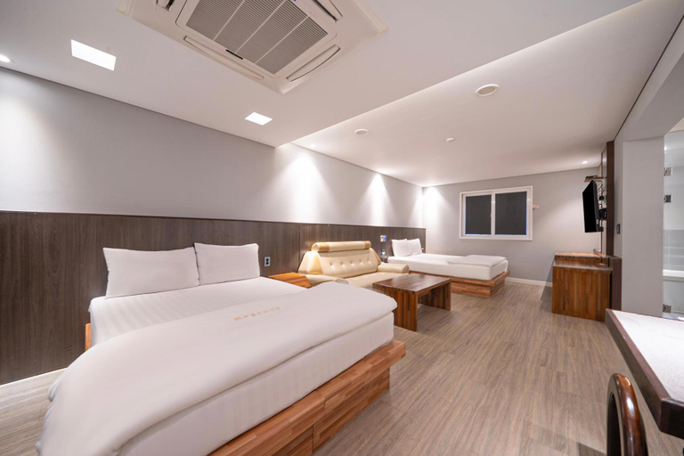 Bedroom 2, Daegu Seongseo PAPAGO Hotel, Chilgok