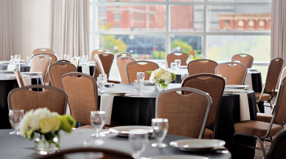 Food & Drinks 5, Home2 Suites by Hilton Chicago McCormick Place, Cook