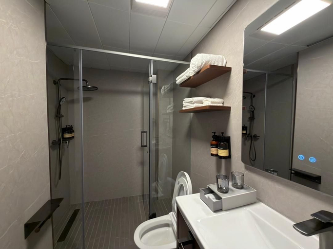Bathroom 4, Juris Park Hotel, Gasabo