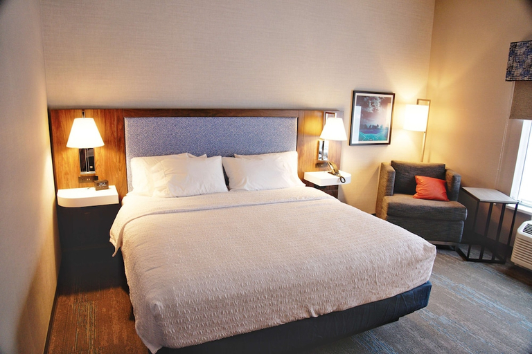 Bedroom, Hampton Inn by Hilton West Wichita Goddard, Sedgwick