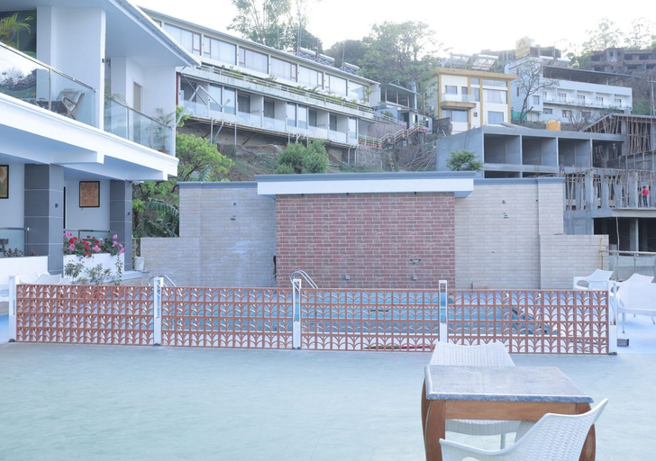 Outdoor dining, Nivanta Grand Lake & Valley View Resort, Satara