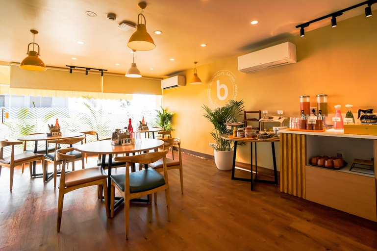 Food & Drinks 5, Bloom Hotel - HSR Layout Sector 3, Bangalore