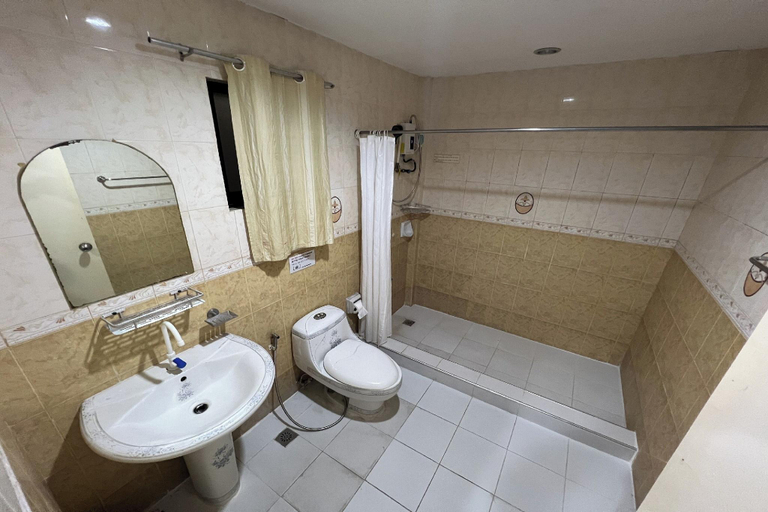 Bathroom 3, Garden suite hotel, Angeles City