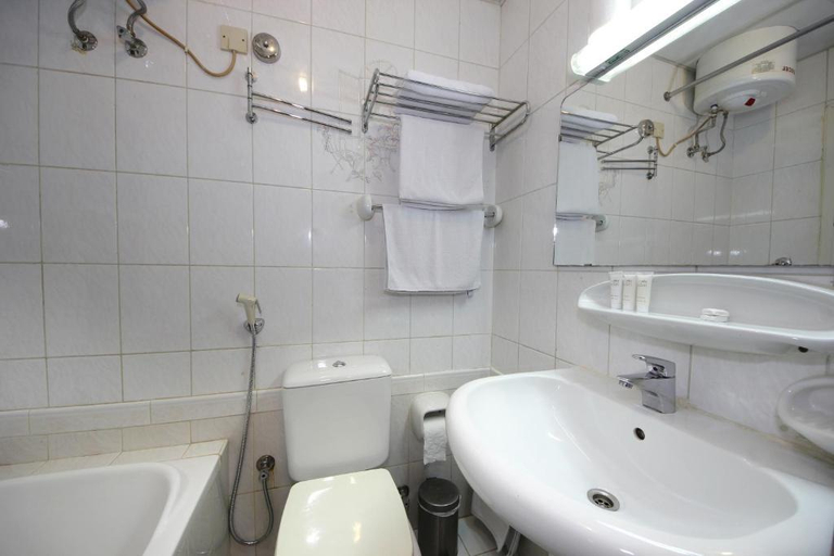 Bathroom 3, Click Grand Hotel - Bur Dubai, Dubai