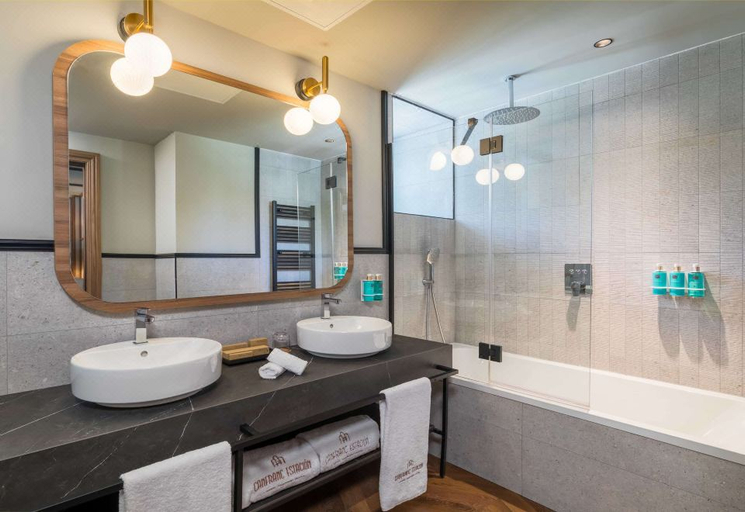 Bathroom 4, Canfranc Estación, a Royal Hideaway Hotel, Huesca