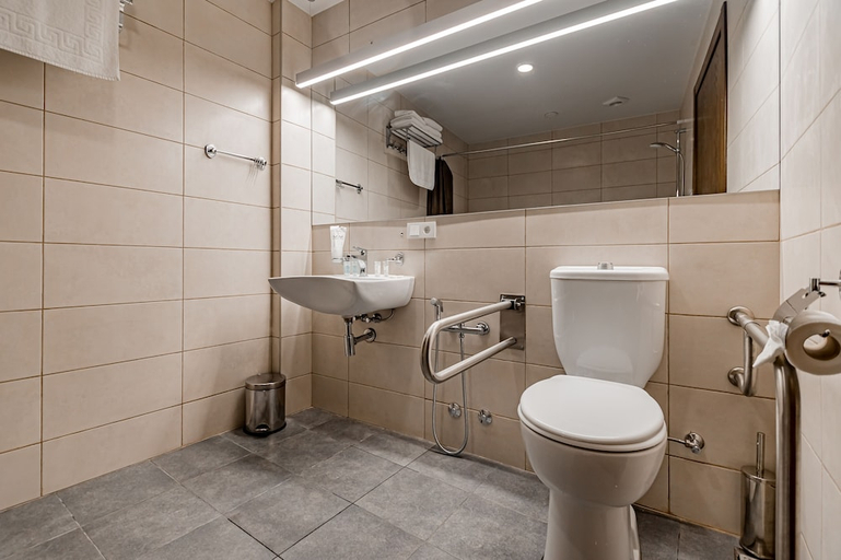 Bathroom 5, Kutaisi Inn, Kutaisi