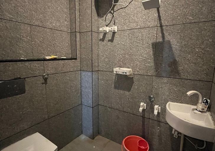 Bathroom 4, Golden Hotel, Rewa