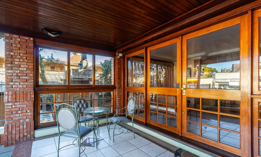 Outdoor dining, Apt w/ BBQ 1km From Gramado Center Sds104, Gramado
