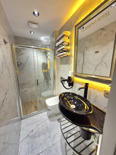 Bathroom 4, Taksim Larissa Hotel Suites, Beyoğlu