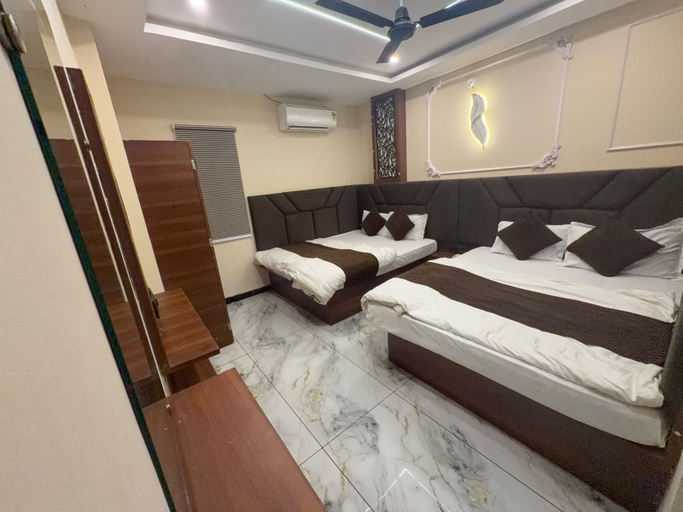 Room 5, Hotel Mahakal Sagar, Ujjain