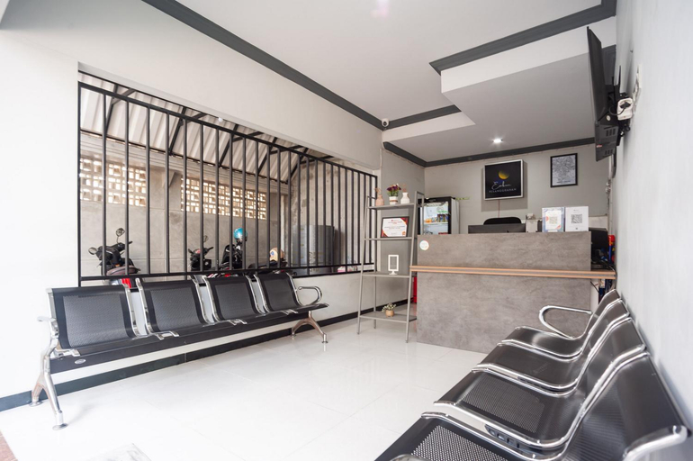 Public Area 3, RedDoorz Plus Syariah @ Jalan Endro Suratmin Lampung, Bandar Lampung