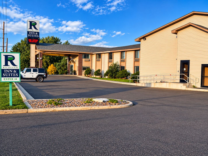 Exterior & Views 2, Richland Inn & Suites, Richland