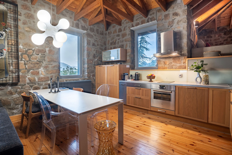 Room 5, Sapin Blue, Central Greece