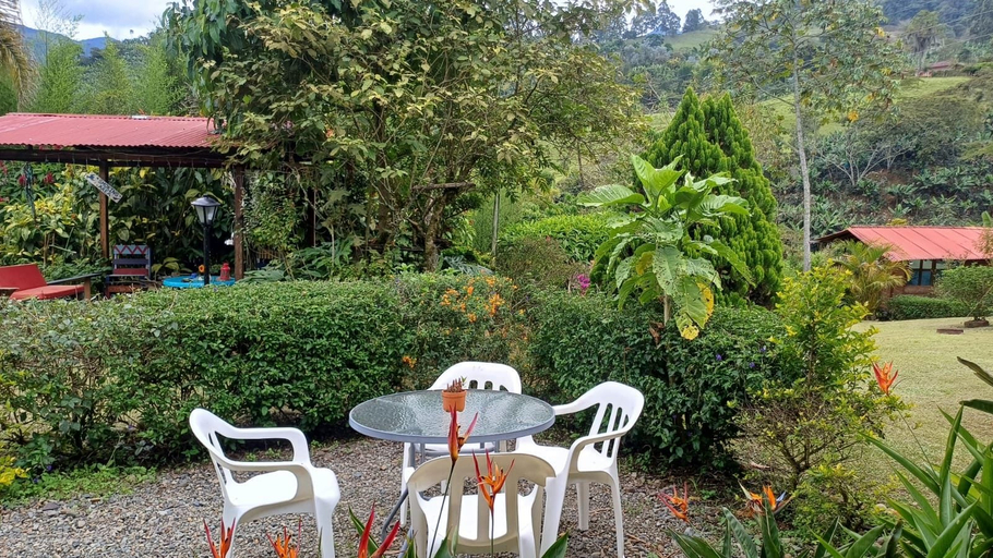 Garden, Room-cozy Guest Room in Jardín Colombia, Jardín