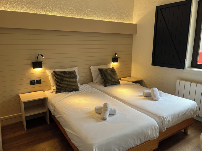 Bedroom 2, Village Club Les Tavaillons, Haute-Savoie