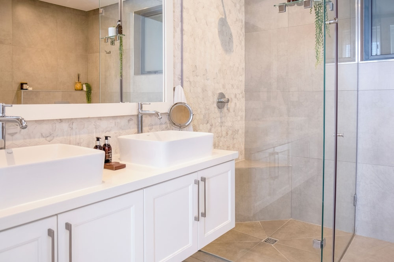 Bathroom 4, The Weinberg Windhoek, Windhoek East