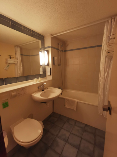 Bathroom 5, Hotel Campanile Aurillac, Cantal