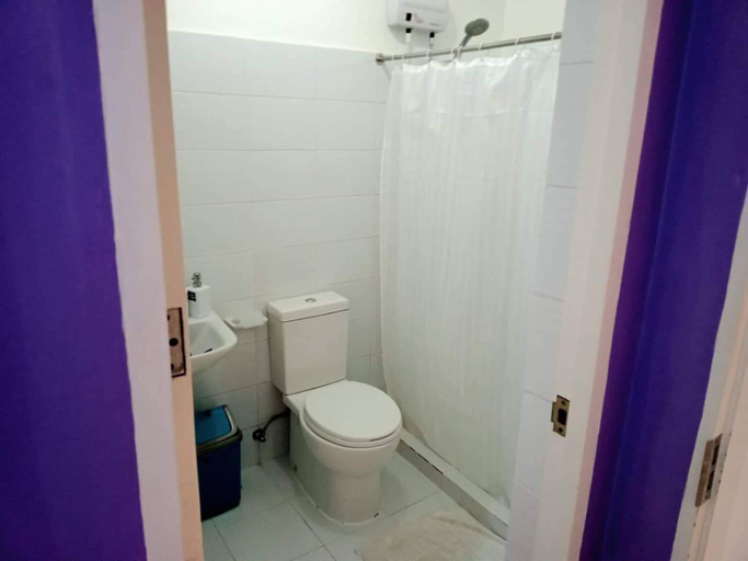 Bathroom 3, The Purple Tree Hostel, Manila City