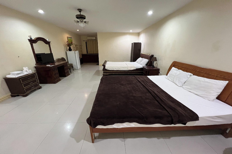 Bedroom 2, Garden suite hotel, Angeles City