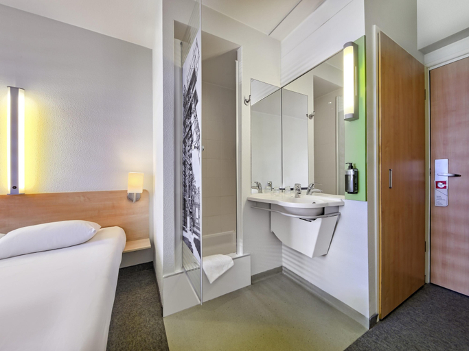 Bathroom, ibis budget Katowice Centrum, Będzin