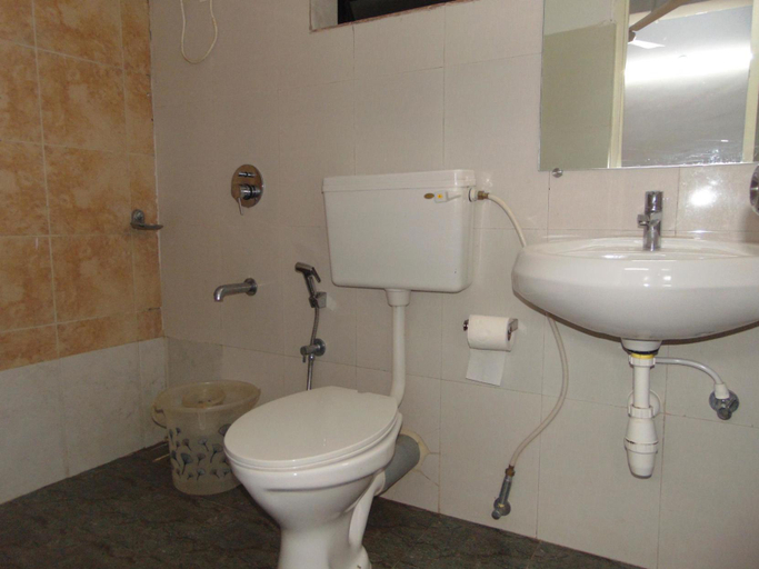 Bathroom 3, DONA PAULA CLASSIC HOTEL, North Goa