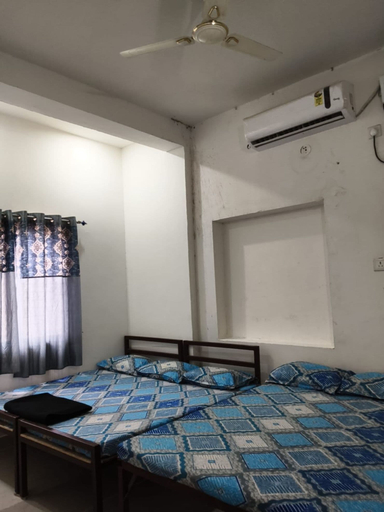 Room 5, Maruti Nandan Hotel, Chhatarpur