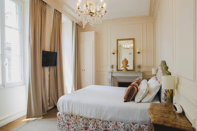 Bedroom 4, Villa Victor Louis, Gironde
