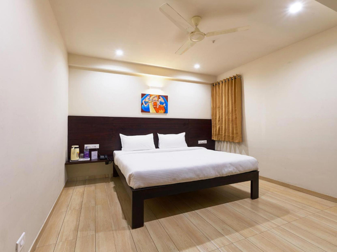 Bedroom 3, Hotel Tulsi, Kolhapur