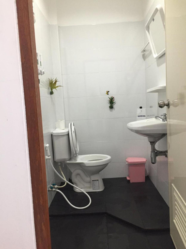 Bathroom 5, D Heart Homestay, Don Muang