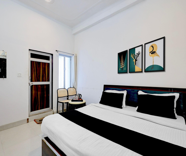 Room 4, Deluxe Nandi Palace, Sikar