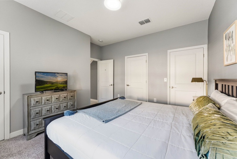 Room 4, 4BR Townhome w/ Pool at Champions Gate, Osceola