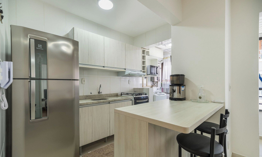 Private kitchen, Apartment w/ Barbecue 450m From the Beach Pnm0202, Florianopolis