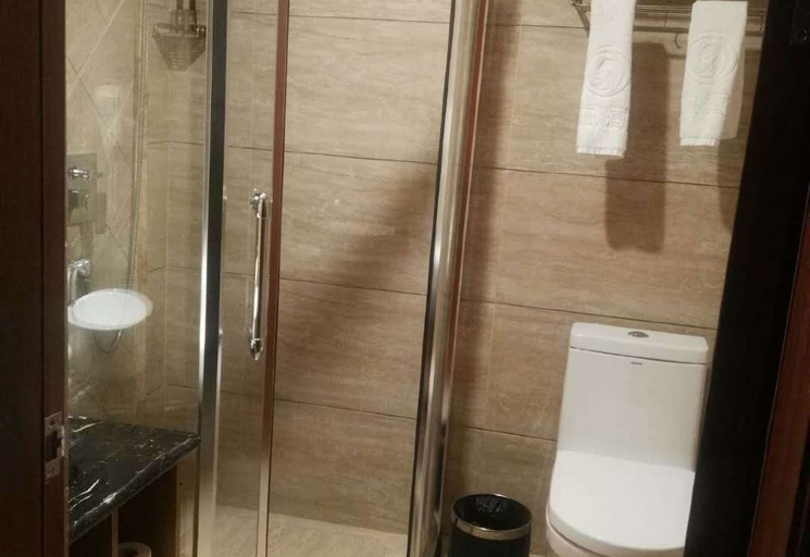 Bathroom 3, Shida Fenghuang Hotel, Qianxinan Buyei and Miao
