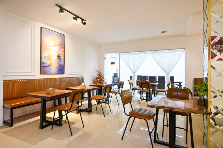 Food & Drinks 5, Amory Hotel Ben Thanh, District 1