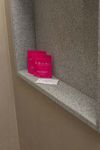 Miscellaneous 4, Housi Delphos, Belo Horizonte