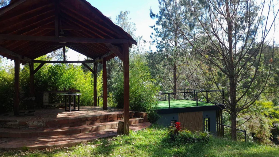 Property grounds 2, Room-tranquil Holiday Park Retreat in Gu, Guarne