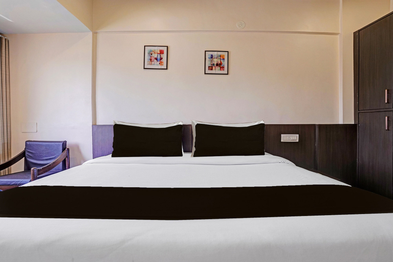 Room 3, Townhouse Rajkot Bus Stand, Rajkot