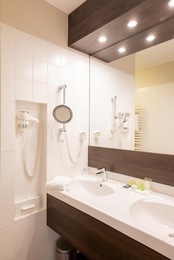 Bathroom 3, Hotel Essener Hof Sure Hotel Collection by Best Western, Essen